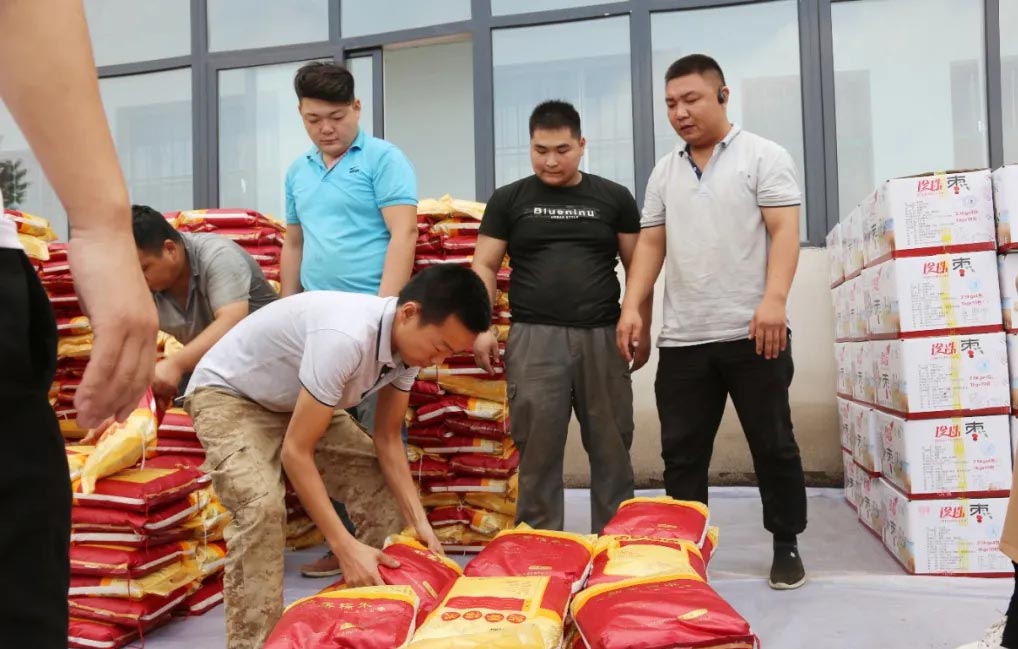 工廠發(fā)放端午節(jié)福利 工廠發(fā)放端午節(jié)福利