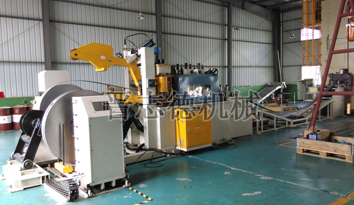 料架整平機配NC送料機生產(chǎn)線