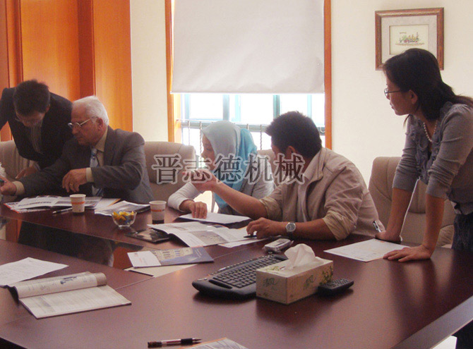 外貿(mào)送料機客戶來訪