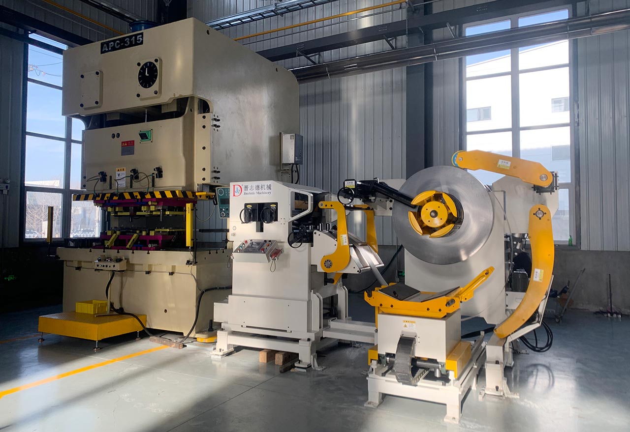 三合一送料機(jī)交付河北 三合一送料機(jī)交付河北