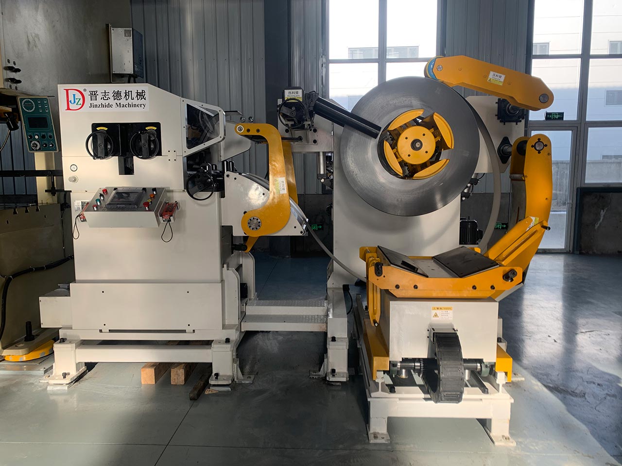 整平送料機(jī)交付河北唐山 整平送料機(jī)交付河北唐山