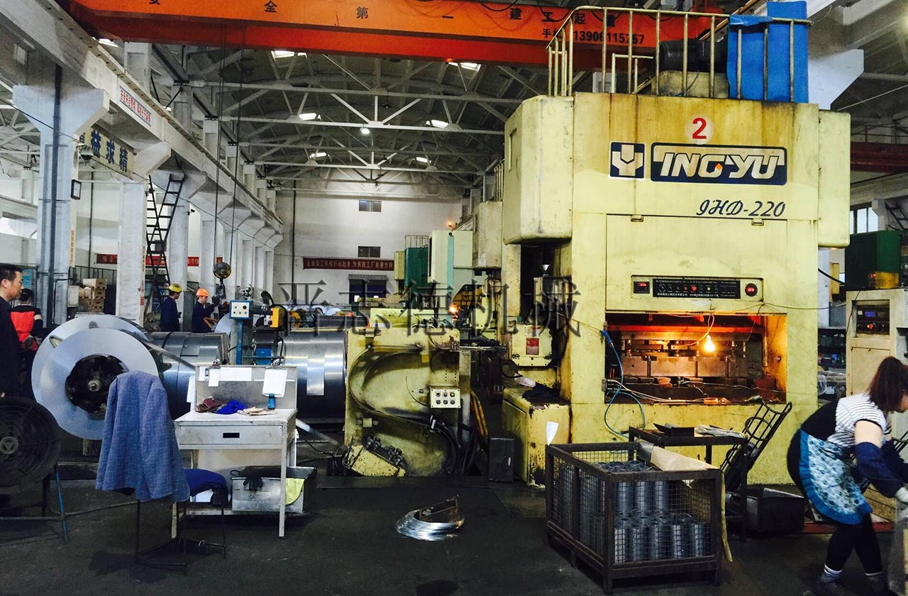 電機(jī)鐵芯高速?zèng)_壓生產(chǎn),齒輪送料機(jī)使用