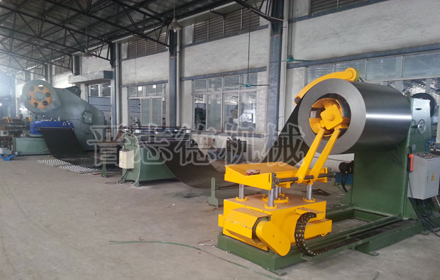 偏擺送料機(jī)生產(chǎn)線(xiàn)展示