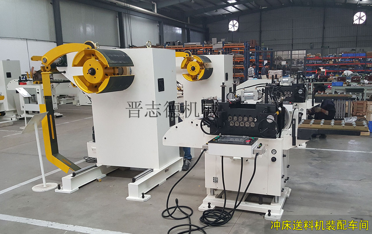沖床送料機(jī)機(jī)裝配車(chē)間