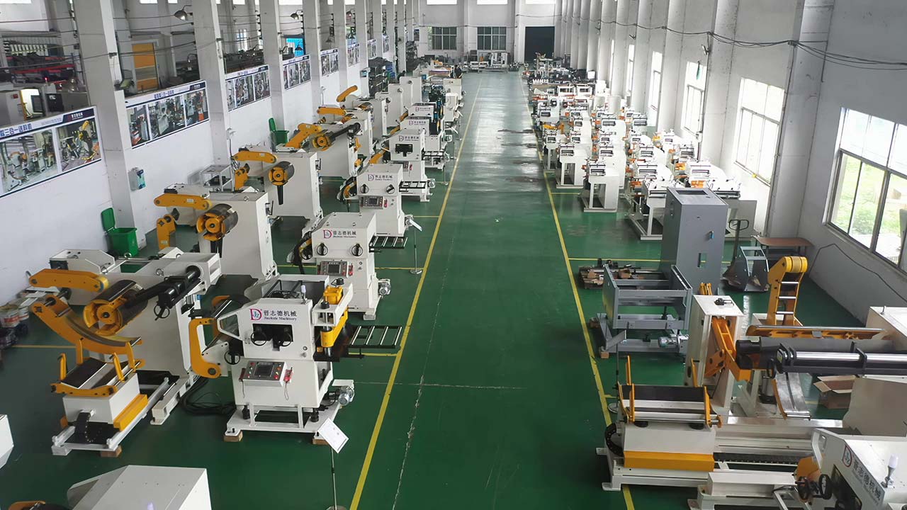 送料機生產(chǎn)車間