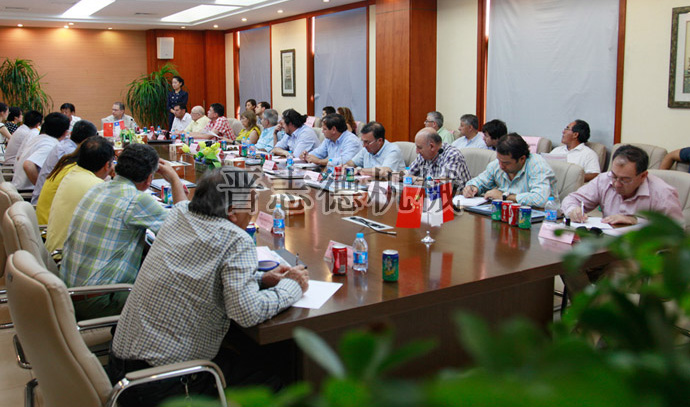 國(guó)外送料機(jī)客戶來(lái)訪