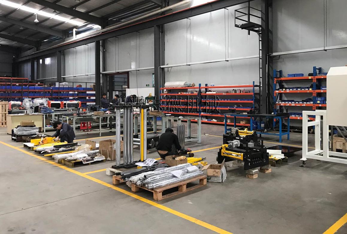 送料機(jī)生產(chǎn)車間