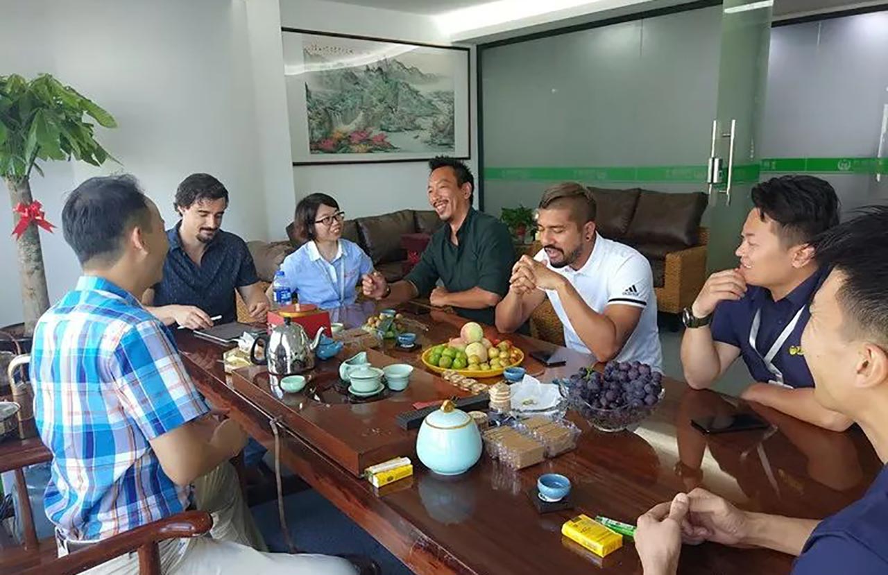 馬來(lái)西亞沖床送料機(jī)