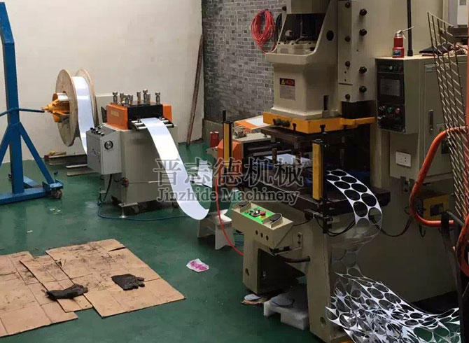 開卷整平送料機(jī)生產(chǎn)線