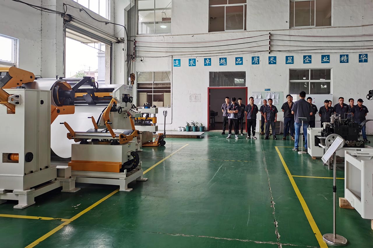 常州送料機(jī)工廠 常州送料機(jī)工廠