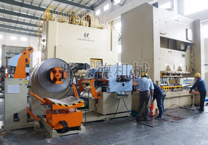 三合一送料機厚板沖壓生產(chǎn)線