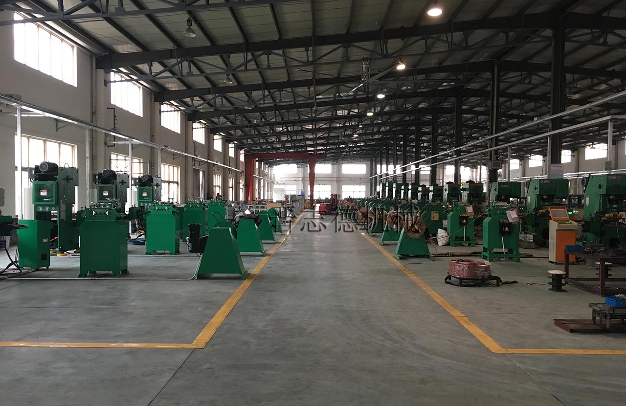 開(kāi)卷整平伺服送料機(jī)生產(chǎn)線安裝