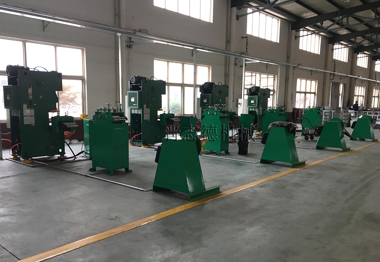 開(kāi)卷整平伺服送料機(jī)生產(chǎn)線使用