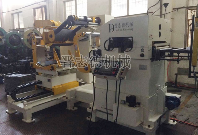 三合一送料機(jī)客戶現(xiàn)場(chǎng)