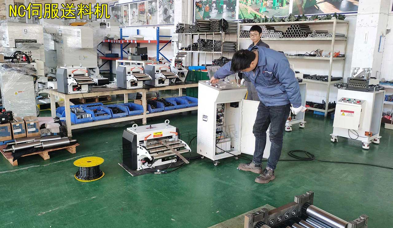 伺服送料機(jī)試機(jī) 伺服送料機(jī)試機(jī)