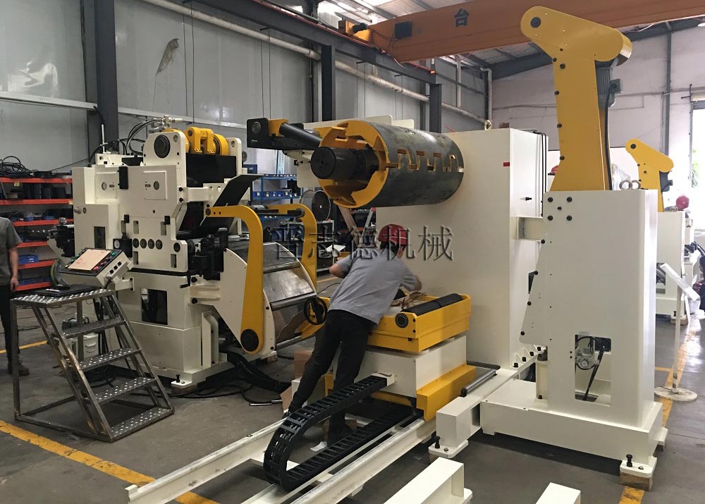 高張力鋼板三合一送料機(jī)調(diào)試 高張力鋼板三合一送料機(jī)調(diào)試