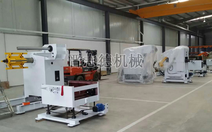 送料機裝配現(xiàn)場