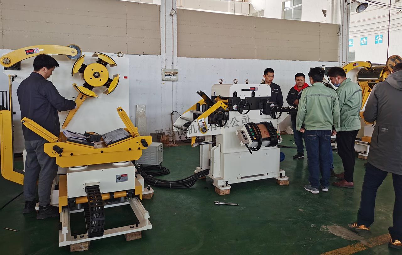 校辦工廠三合一送料機(jī)