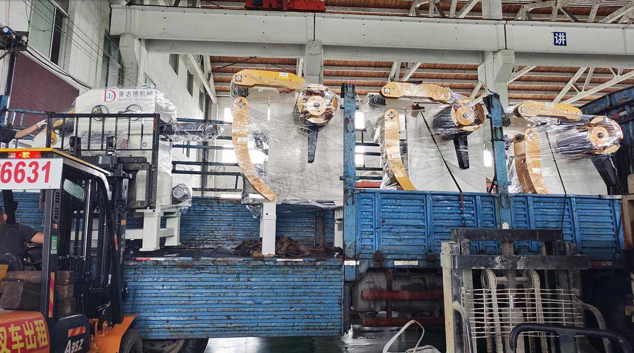 掀開(kāi)式三合一送料機(jī)裝車出貨