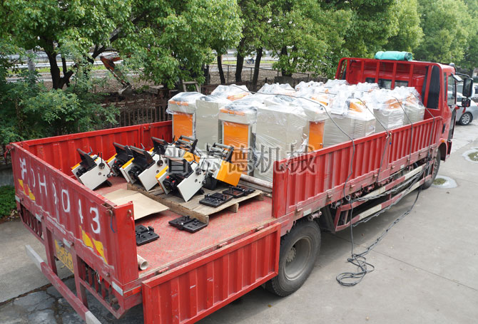 送料機(jī)裝車出貨