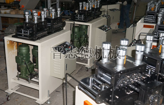 整平機(jī)、送料機(jī)生產(chǎn)一角