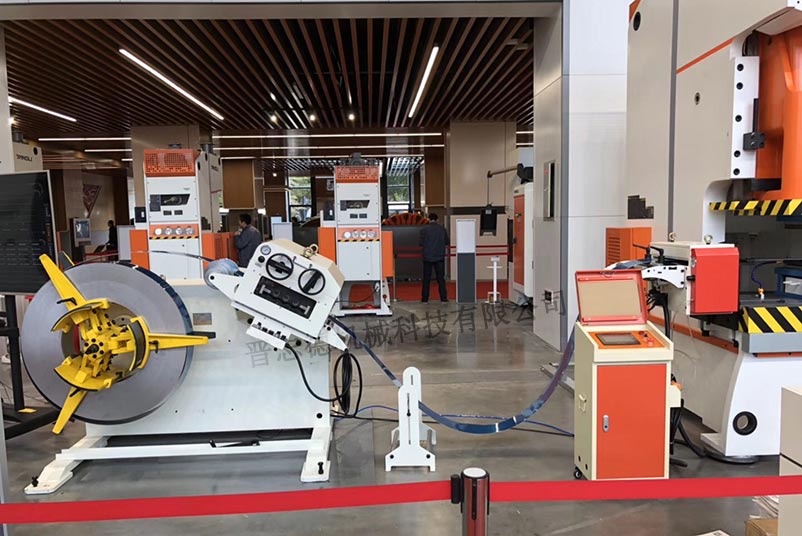 中板二合一精密整平機(jī)應(yīng)用,中板二合一整平機(jī)配NC送料機(jī),中板料架兼整平機(jī)配NC送料機(jī) 中板二合一精密整平機(jī)應(yīng)用,中板二合一整平機(jī)配NC送料機(jī),中板料架兼整平機(jī)配NC送料機(jī)